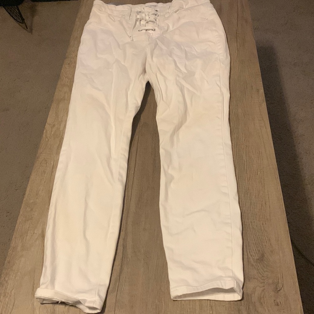 White skinny jeans